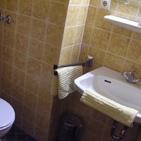 安いタオルならごわごわ固い厚めの方が清潔感を感じて良いかも？