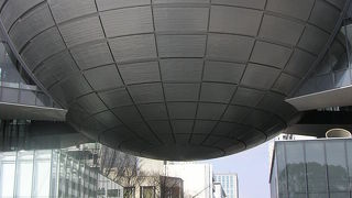 目立つ建物です