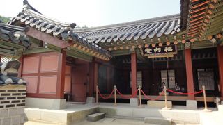 御行幸の際、正祖の寝所として使われた建物