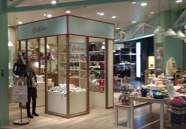 キャスキッドソンあり　ネオパーサ内のセレクトショップ