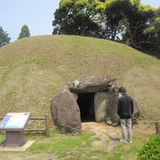 掛木古墳はこんもり。