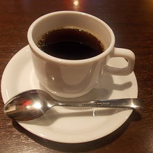コーヒーは食前・食後が選べます（ランチメニューと無料セット）