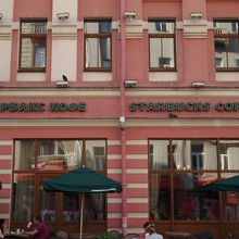 参考画像2. モスクワのスタバ(2011年8月撮影)