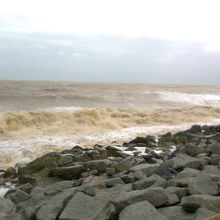 2月はこんな感じ。シーズンに行くと青くて綺麗な海が見えます。