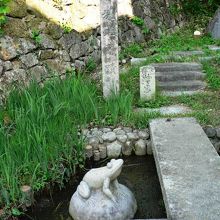 井手町の蛙塚