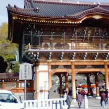 歴史を感じる名寺の入口です。