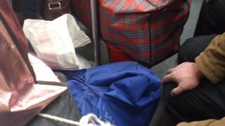 ものすごく混んでいる駅！