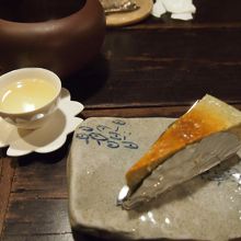 金盞茶と烏龍茶チーズケーキ