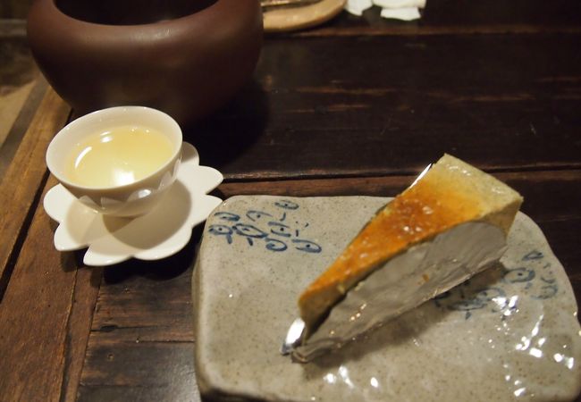 金盞茶と烏龍茶チーズケーキ