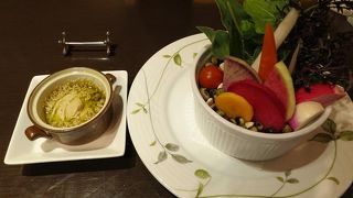 カフェタイムにもアラカルトでお料理がいただけます。