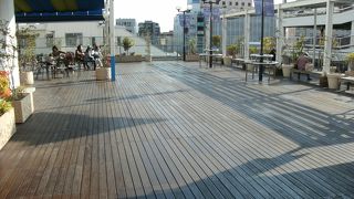 3階にテラス(野外)があります