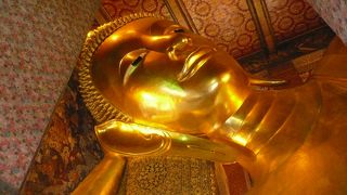 巨大寝仏は一見の価値有り