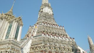 急な階段に注意