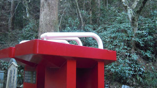 大きいゲタあり！天狗様のお寺です