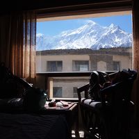 部屋からニルギリ山が見える