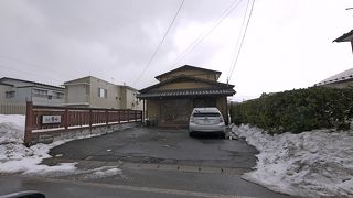 おいしい会席料理．地元の素材も生かしている