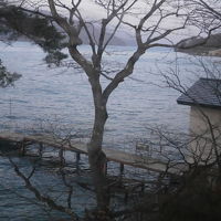 部屋の窓から中禅寺湖を望む