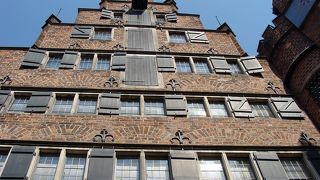 ベトヒャー通りを作ったロゼリウスの家です