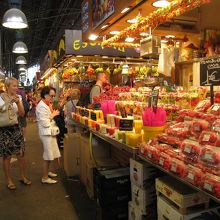 中に入るとそんなに人は多くないでしょ