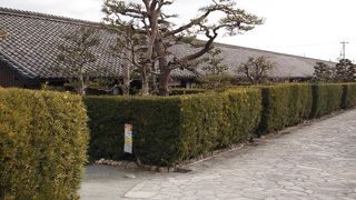 江戸時代末期の武家屋敷が残っている