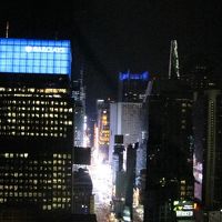 クラブラウンジから、ブロードウェイに向かっての夜景