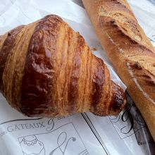 クロワッサン1.2ユーロ・フィッセル0.8ユーロ(2010