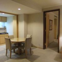 ベッドルーム【１】と続きのリビング