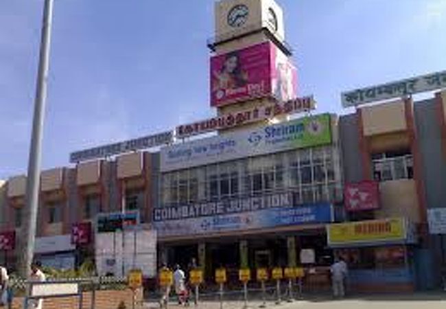 ニルギリ山岳鉄道へのベースキャンプ、コインバトル　ジャンクション駅