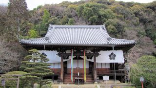 天王山の中腹にありますが、ここからの景色は良くありません