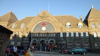 チャーミングな建物で、また構内のフレスコ画？も素晴らしかった