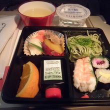 2011/12/26  ＯＺ１１１便（関空→仁川）機内食