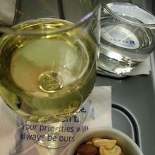 シャンパンと温かいナッツ