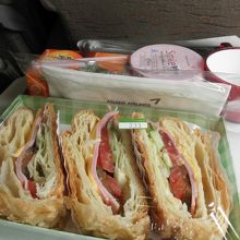 2011/5/21 ＯＺ１１２便（仁川→関空）機内食