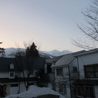 部屋から白馬の山が見えます。