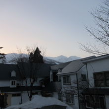 部屋から白馬の山が見えます。