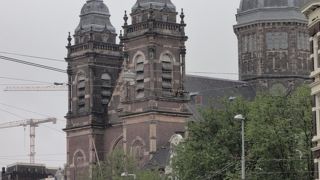 厳かな静寂の世界