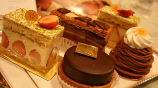 マカロンも好きだけど、今回はケーキを購入しました