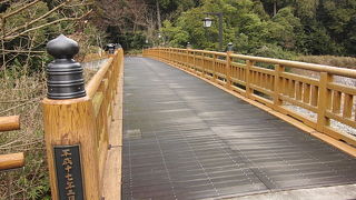 旧東海道を歩く人にはなじみの深い神社