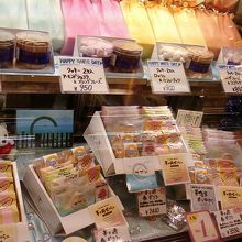 かわいらしく気をつかった展示ケース。