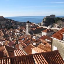オレンジ色の屋根の街並みがかわいい♪