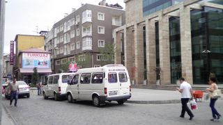 空港行きドルムシュ