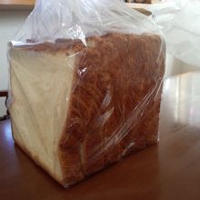 デニッシュ食パン