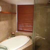 バスは深いタイプ