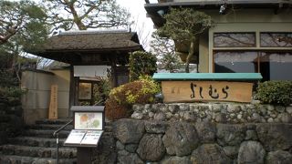 薄味ながら出しのきいたそばつゆが絶品の手打ち蕎麦のお店