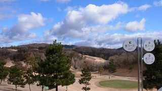 お手頃価格で、高級感のある施設でゴルフができます。