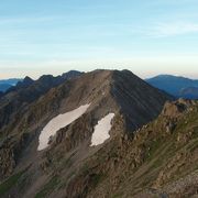 槍ヶ岳からすぐ近くの３０００ｍ峰