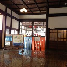 のれんの向こうは砂蒸しのお部屋