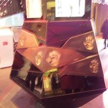 DFSのエレベーター前にあります