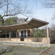 山の上にある小さな公園