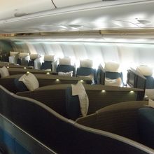  仁川−香港 CX411便　Ａ３３３：ヘリンボーンシート
